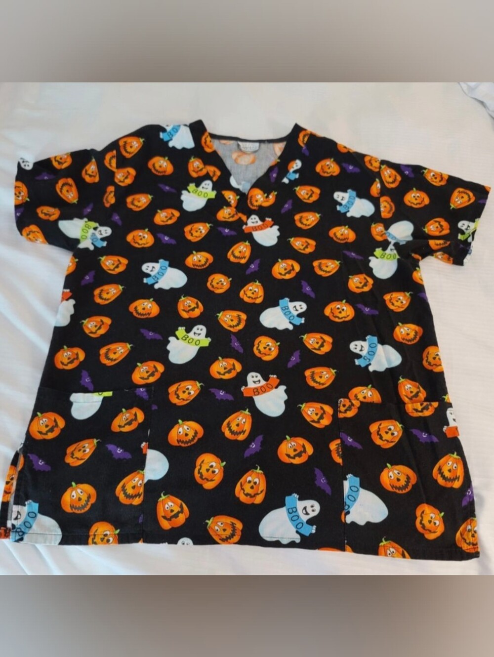 Halloween Scrubs Size S White Swan Pumpkins Ghosts Bats BOO